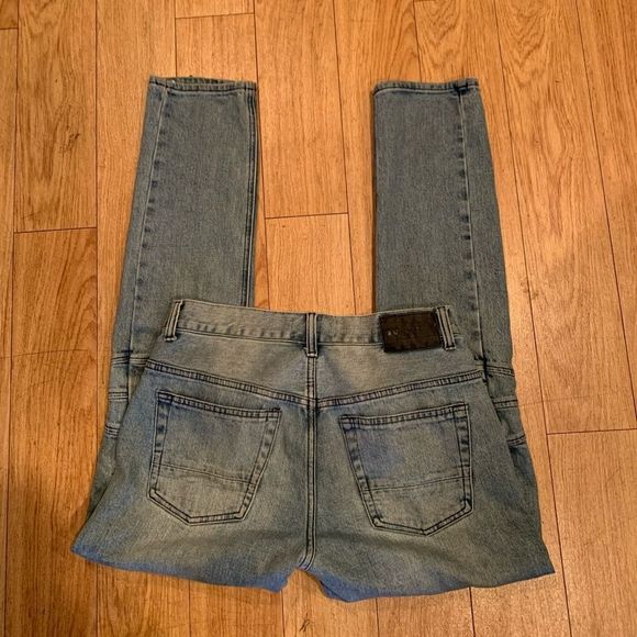 Bullhead Denim Co stacked skinny jeans 28 x 30
EXCellent Pre-owned Condition - Picture 5 of 11